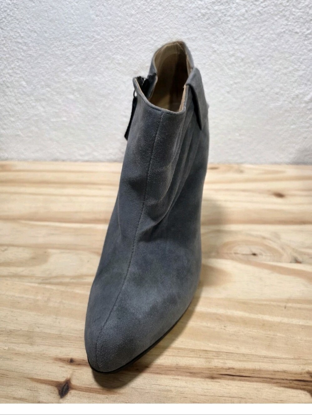 Valentino Garavani Gray Suede Bow Booties Size 8.5 - Picture 4 of 16